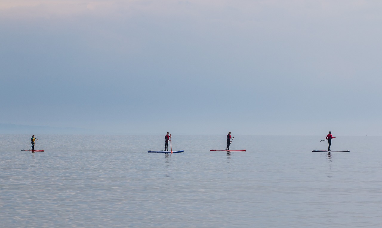 Paddle Boarding in the Ocean vs Lake: Which is Right for You?