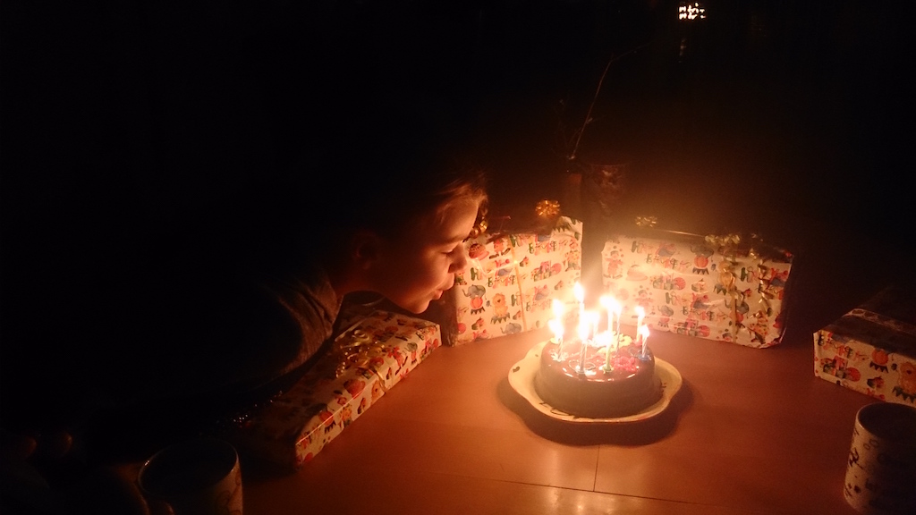 Torte und Geschenke...ein Geburtstag gehört gefeiert