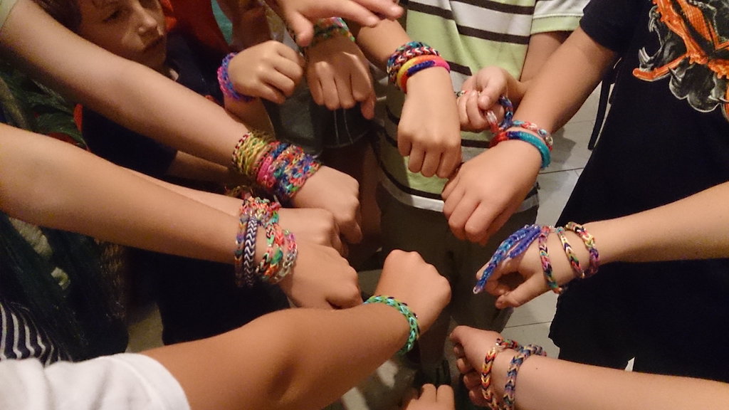 Zusammen sind wir Rainbow loom mäßig stark