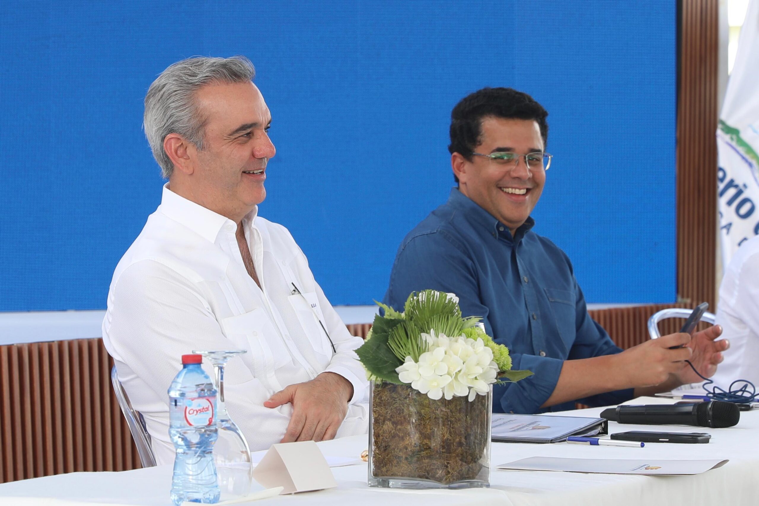 Foto del Presidente de Luis Abinader y David Collado.