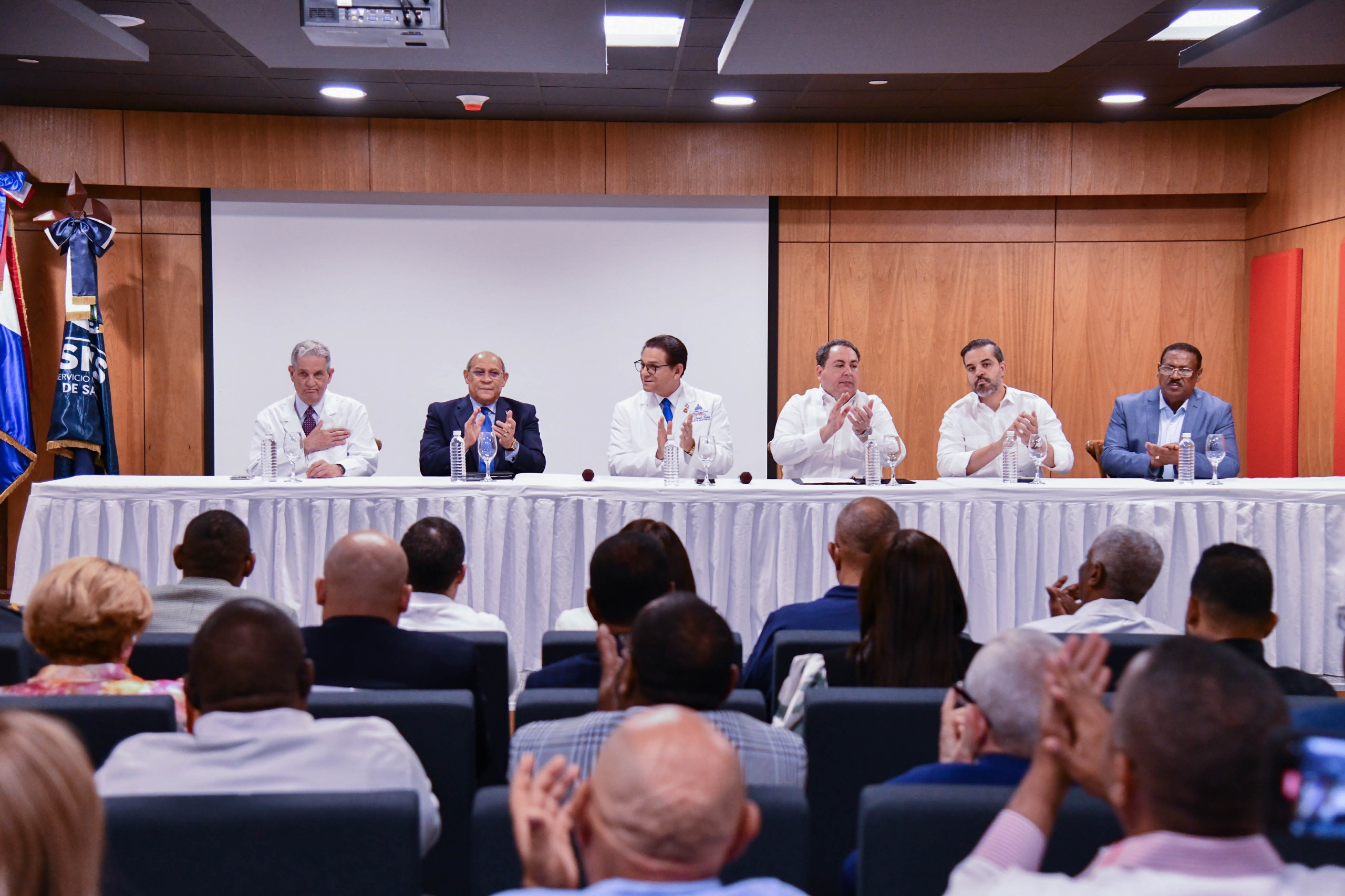 Foto de Autoridades de Salud Pública. INFOTEP y SNS.