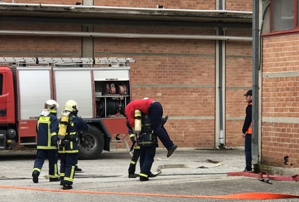 ΦΩΤΙΑ ΣΕ ΑΠΟΘΗΚΕΥΤΙΚΟ ΧΩΡΟ ΤΗΣ ΒΙΟΚΑΡΠΕΤ ΜΕ ΕΓΚΛΩΒΙΣΜΟ ΑΤΟΜΟΥ