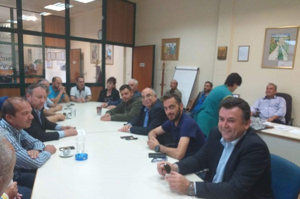 ΟΥΣΙΑΣΤΙΚΗ – ΟΧΙ ΕΘΙΜΟΤΥΠΙΚΗ – ΕΠΙΣΚΕΨΗ ΡΟΝΤΟΥΛΗ ΣΤΟ ΟΙΝΟΠΟΙΕΙΟ ΤΥΡΝΑΒΟΥ