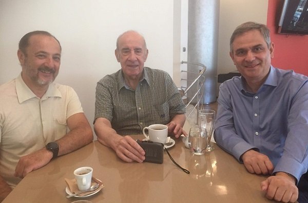 ΕΝΑ ΠΡΩΤΟΤΥΠΟ ΣΤΟΙΧΗΜΑ ΓΙΑ ΤΟΝ ΦΙΛΙΠΠΟ ΣΑΧΙΝΙΔΗ