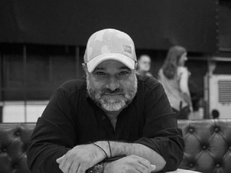 ΠΑΡΑΙΤΕΙΤΑΙ Ο ΣΚΗΝΟΘΕΤΗΣ ΤΟΥ ΣΑΣΜΟΥ Κ. ΚΩΣΤΟΠΟΥΛΟΣ ΜΕΤΑ ΤΗΝ ΚΑΤΑΓΓΕΛΙΑ ΓΙΑ ΒΙΑΣΜΟ