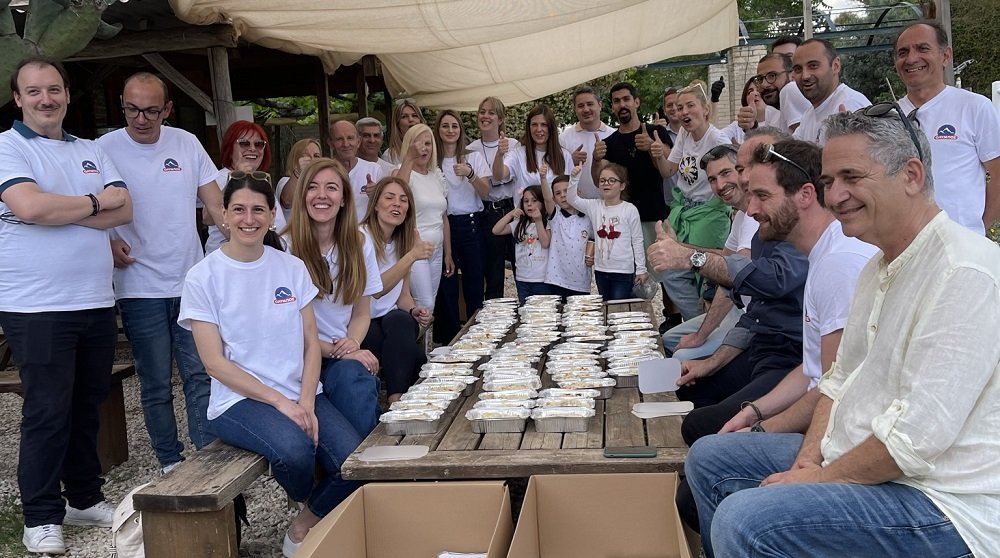 Η ΟΛΥΜΠΟΣ ΜΑΓΕΙΡΕΥΕΙ ΓΙΑ ΑΝΘΡΩΠΟΥΣ ΠΟΥ ΤΟ ΕΧΟΥΝ ΑΝΑΓΚΗ