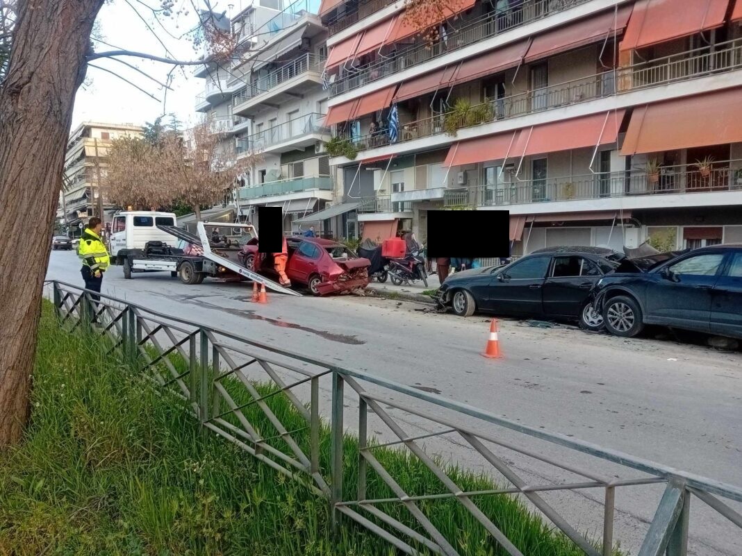 ΦΟΒΕΡΟ ΤΡΟΧΑΙΟ ΜΕ ΕΝΑΝ ΣΟΒΑΡΑ ΤΡΑΥΜΑΤΙΑ ΤΑ ΞΗΜΕΡΩΜΑΤΑ ΣΤΗ ΛΑΡΙΣΑ