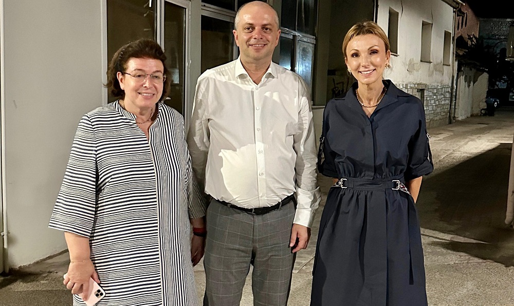 Στον Τύρναβο Λίνα Μενδώνη και Μελίνα Τραυλού