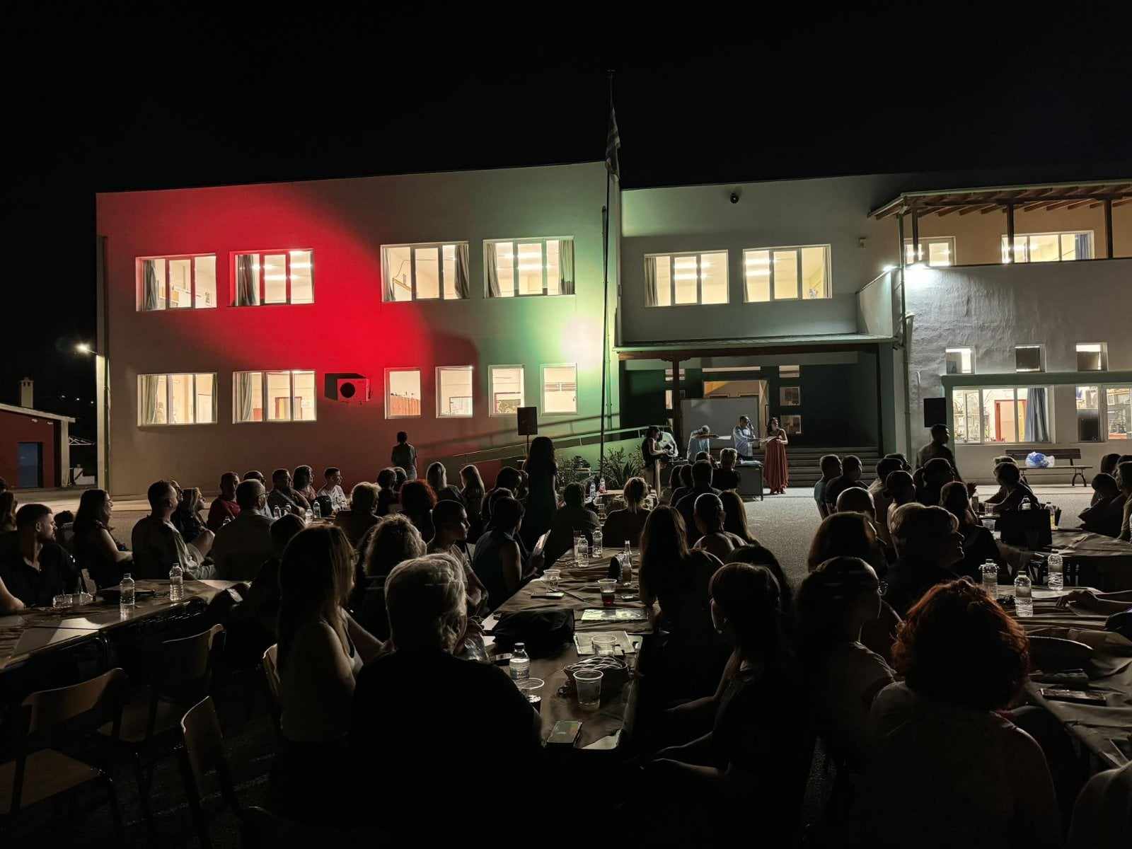 Με μια όμορφη τελετή αποχαιρέτησε το 1ο ΕΠΑΛ Τυρνάβου τους μαθητές της Γ’ τάξης