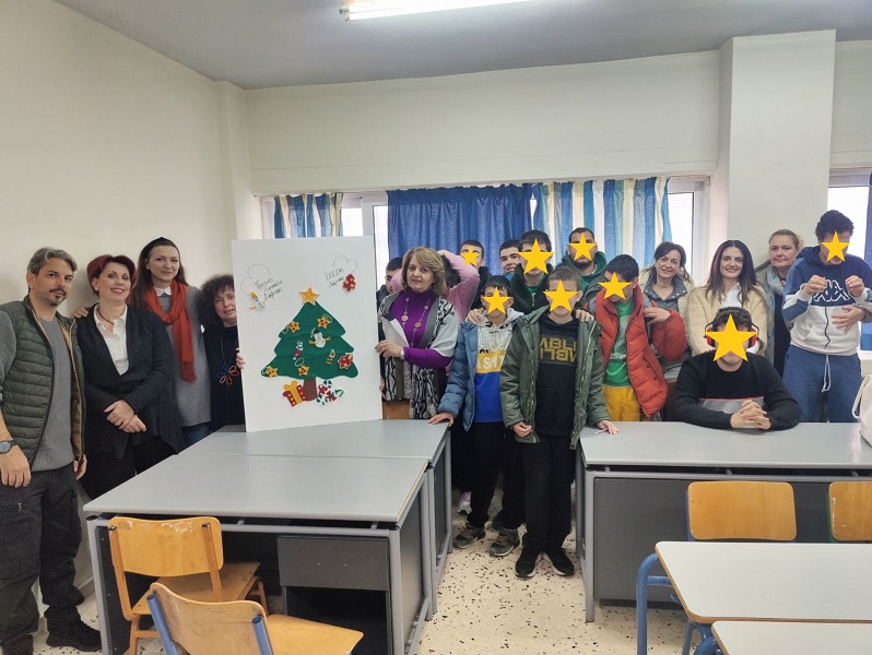 Ομάδα μαθητών/τριων και εκπαιδευτικών του Ε.Ε.Ε.ΕΚ. Λάρισας επισκέφθηκε το Πρότυπο Γυμνάσιο Λάρισας