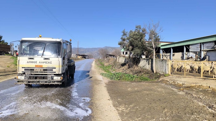 Ξεκίνησαν οι ψεκασμοί για την ευλογιά στο δήμο Τυρνάβου