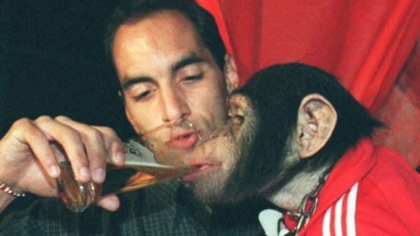 Lembra disso? Edmundo revive polêmica de cerveja e chimpanzé: ‘Me ferrei feio’