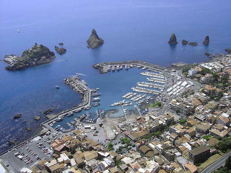 femminicidio aci trezza