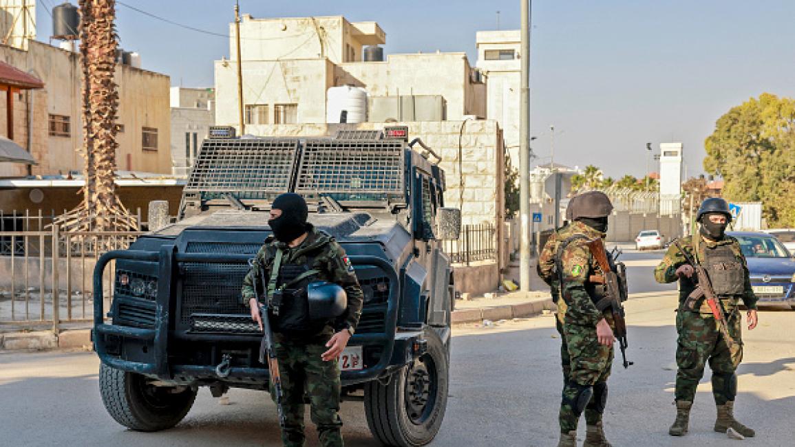 أجهزة أمن السلطة تفكك عبوات ناسفة أعدتها المقاومة لمواجهة الاحتلال في طوباس