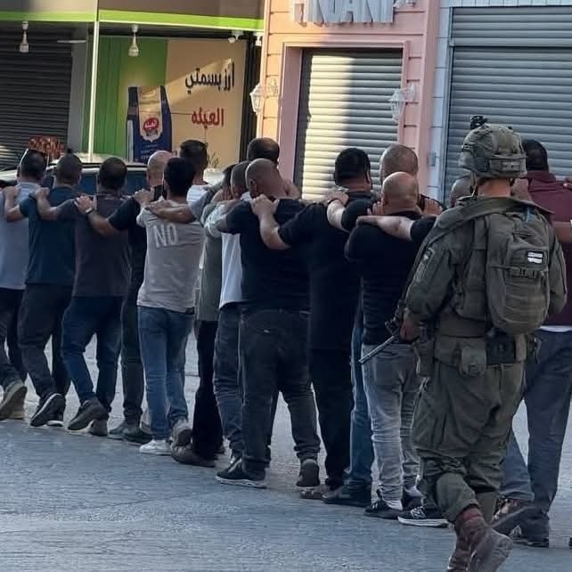 120 اعتقالًا في أسبوع واحد.. وحماس تحذر: الاحتلال يستخدم الاعتقال الإداري كعقاب جماعي 120 اعتقالًا في أسبوع واحد.. وحماس تحذر: الاحتلال يستخدم الاعتقال الإداري كعقاب جماعي