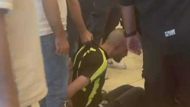 إصابة إسرائيليين بجروح خطيرة ومتوسطة في عملية طعن بالقدس