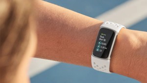 AI-powered wellness: The Fitbit Charge 5 packs a lot in a small tracker