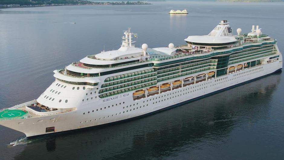 Some cruise passengers and staff infected with COVID-19 say they were served rotten food and left without water for hours: report