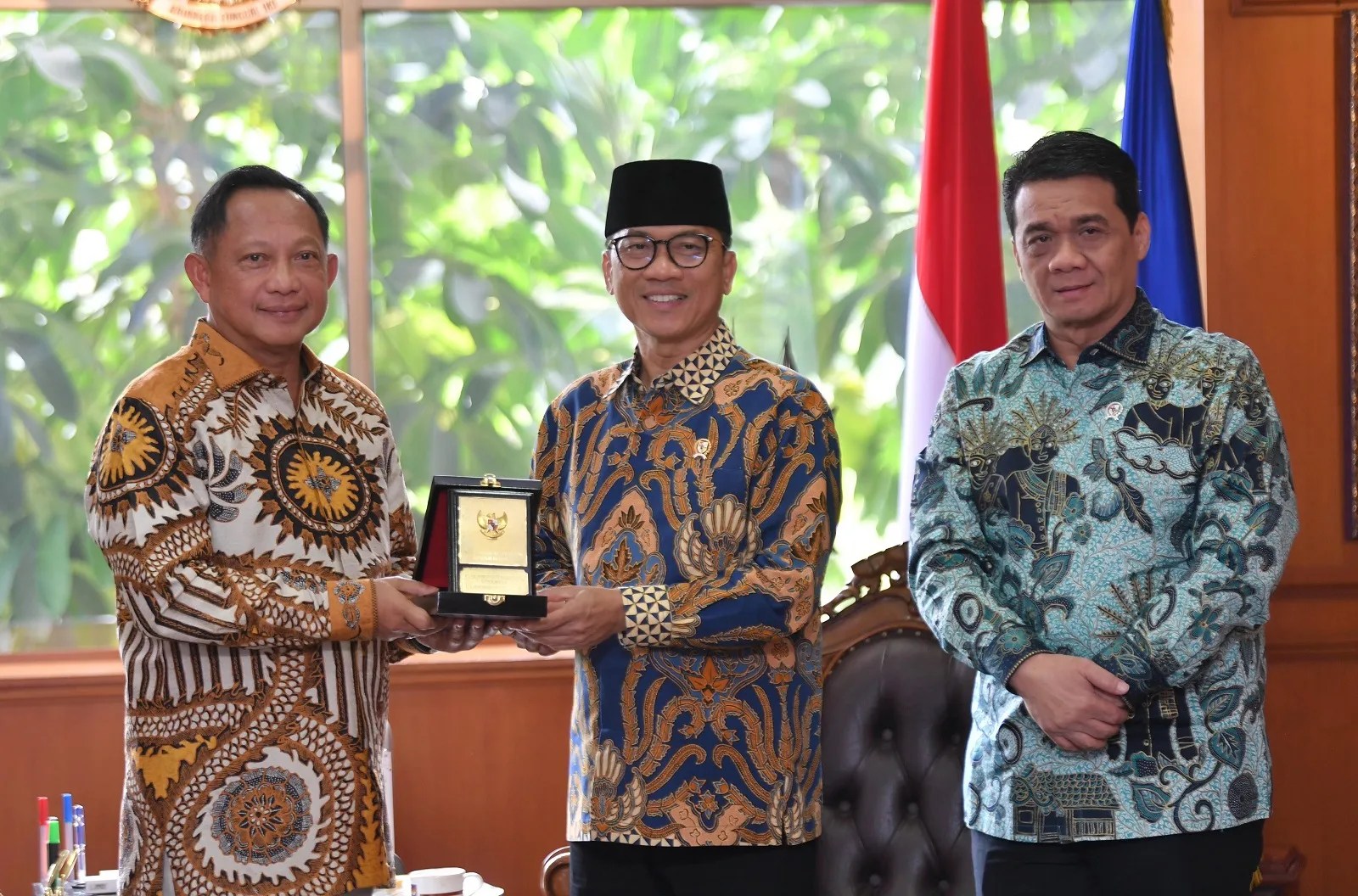 Menteri Desa PDT Bahas Program di Desa Tepat Sasaran Bersama Mendagri