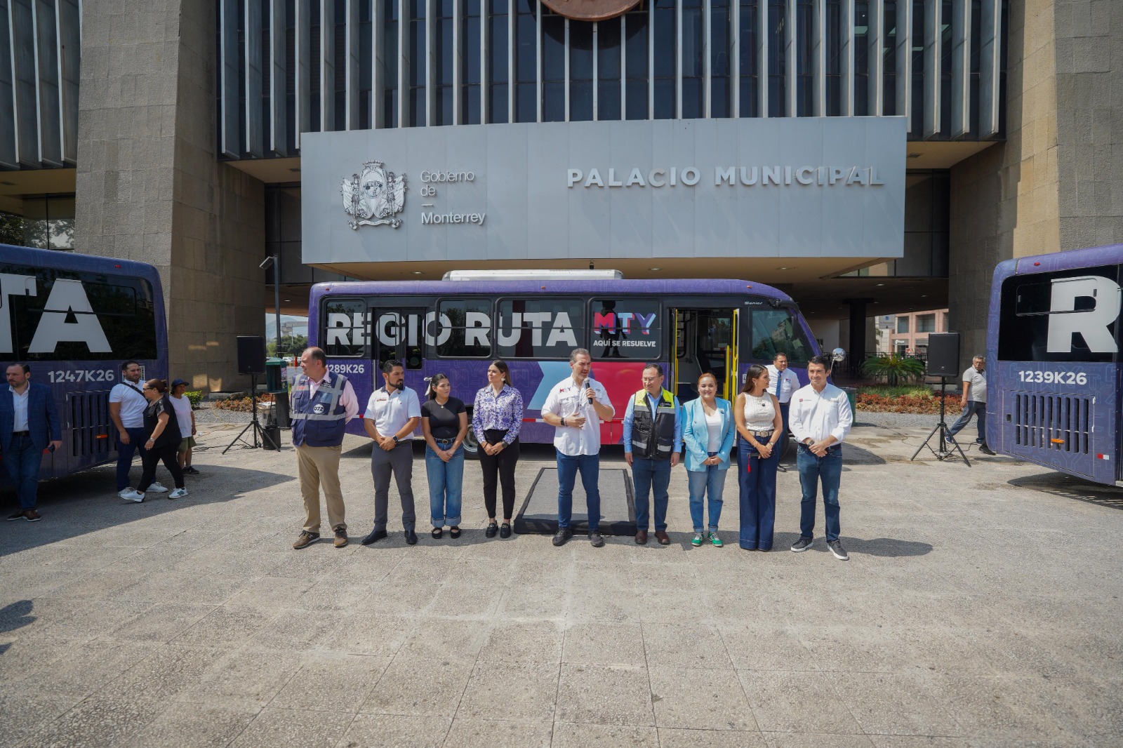 Presenta Adrián de la Garza nuevo sistema gratuito de transporte Regio Ruta