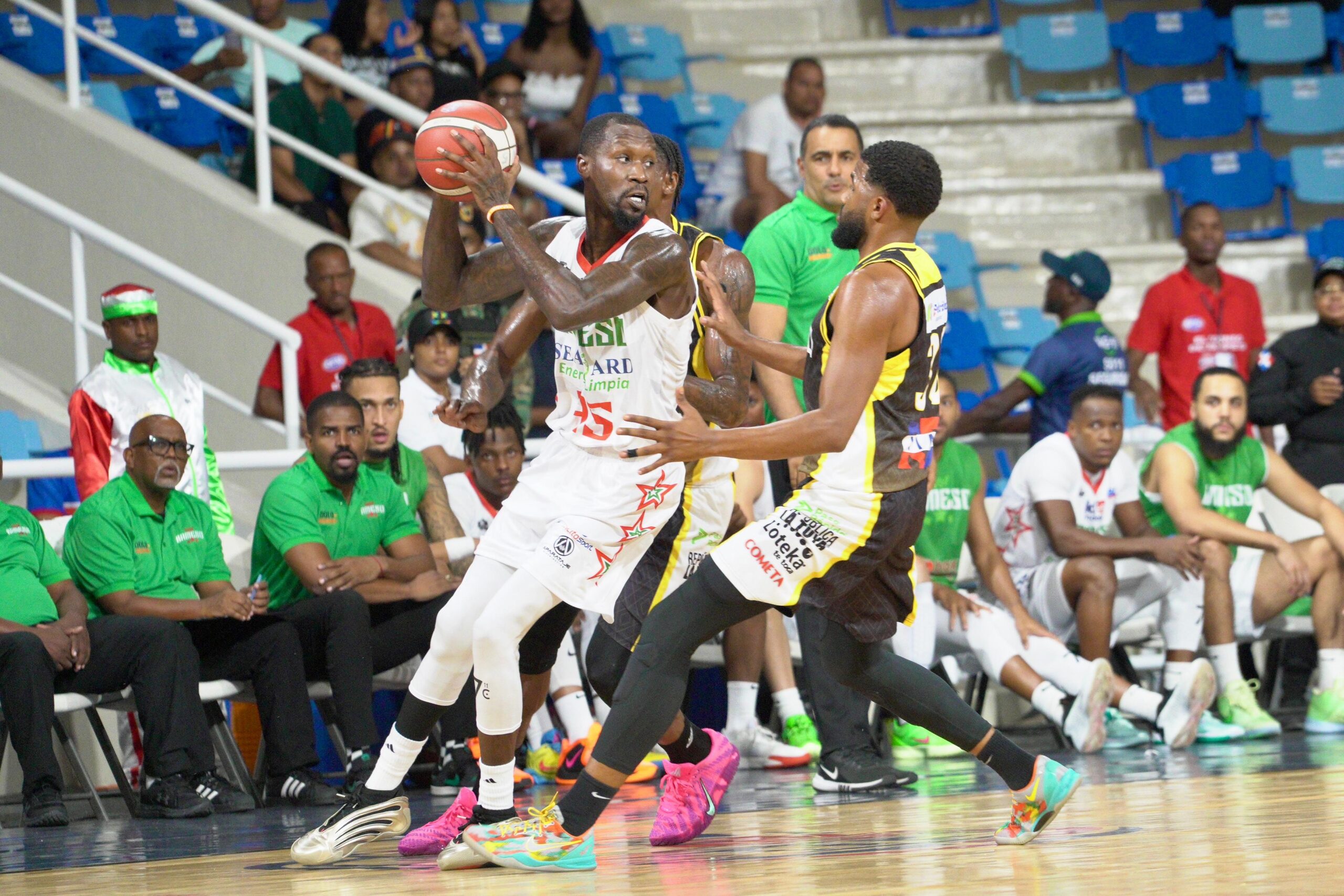 Trahson Burrel, del club Bameso