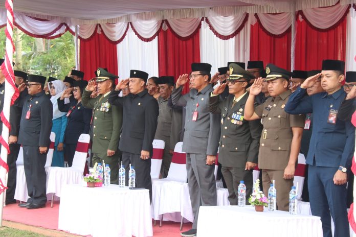 Upacara peringatan Hari Pahlawan 2024 yang berlangsung khidmat di Lapangan Wagimin, Tabanan Upacara peringatan Hari Pahlawan 2024 yang berlangsung khidmat di Lapangan Wagimin, Tabanan, Minggu (10/11/2024).