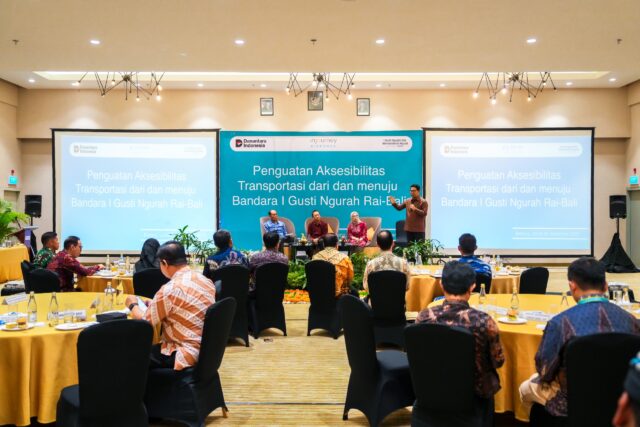 Bupati Wayan Adi Arnawa saat menghadiri Forum Group Discussion “Penguatan Aksesibilitas Transportasi dari dan Menuju Bandara I Gusti Ngurah Rai” di Hotel Hilton Garden Inn Bali Ngurah Rai Airport, Jumat (26/9). Bupati Wayan Adi Arnawa saat menghadiri Forum Group Discussion “Penguatan Aksesibilitas Transportasi dari dan Menuju Bandara I Gusti Ngurah Rai” di Hotel Hilton Garden Inn Bali Ngurah Rai Airport, Jumat (26/9).