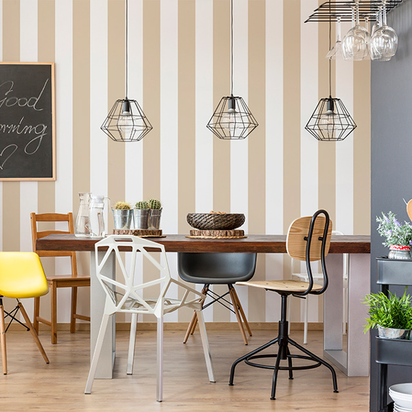 Papel pintado rayas beige y blanco