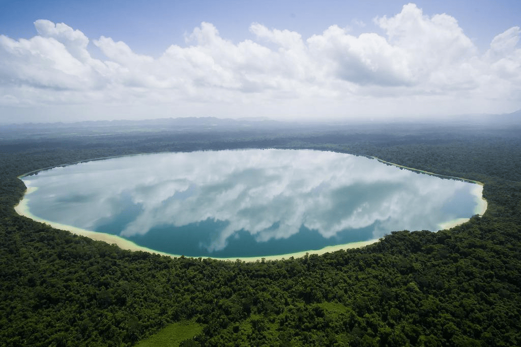 Lachuá Lake and wetland vegetation in Guatemala