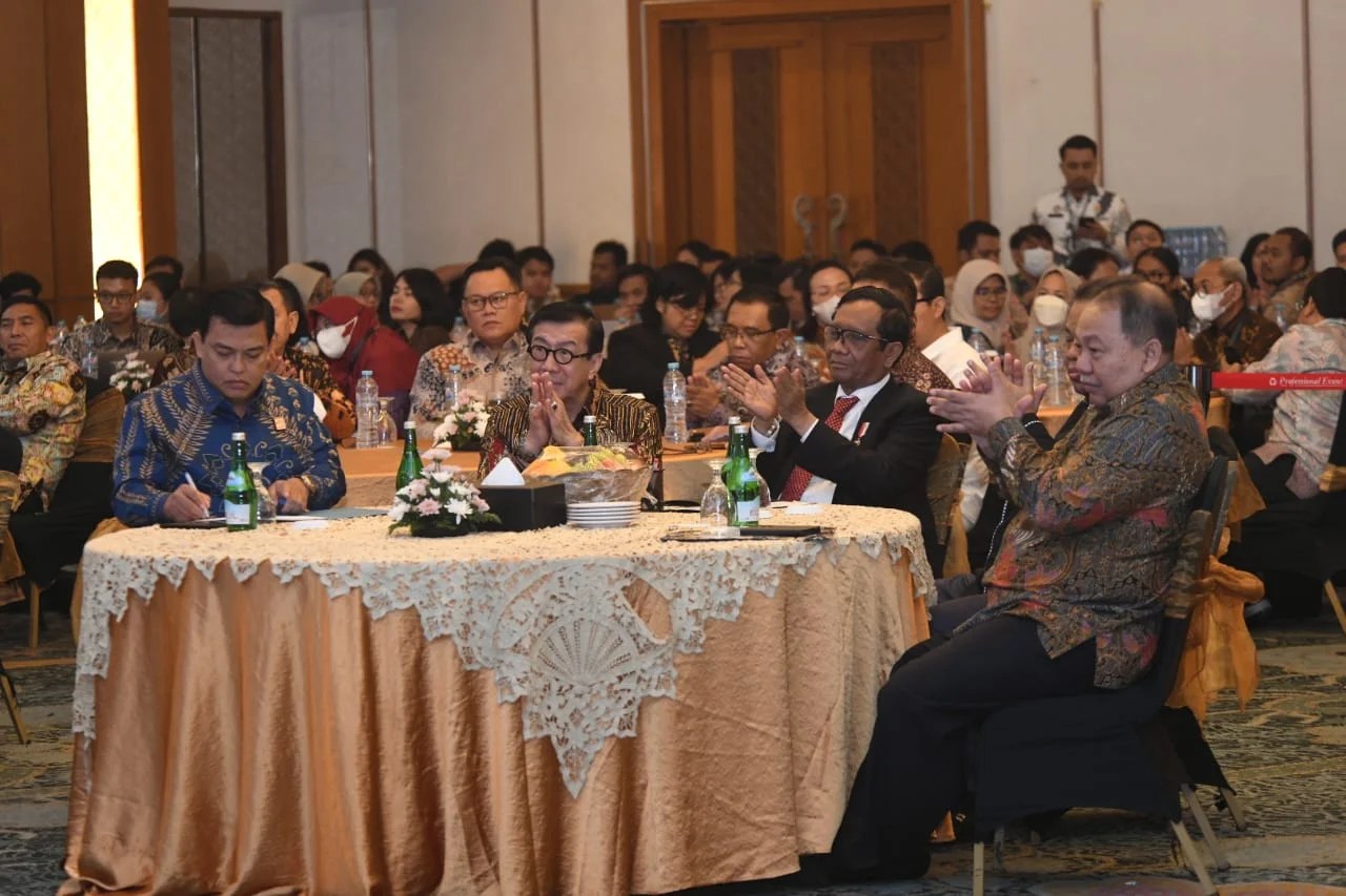Acara Konferensi Hukum Nasional dalam rangka menghimpun masukan dari para pemangku kepentingan guna pembaruan peraturan perundang-undangan terkait pemberantasan tindak pidana korupsi (tipikor) di Indonesia.