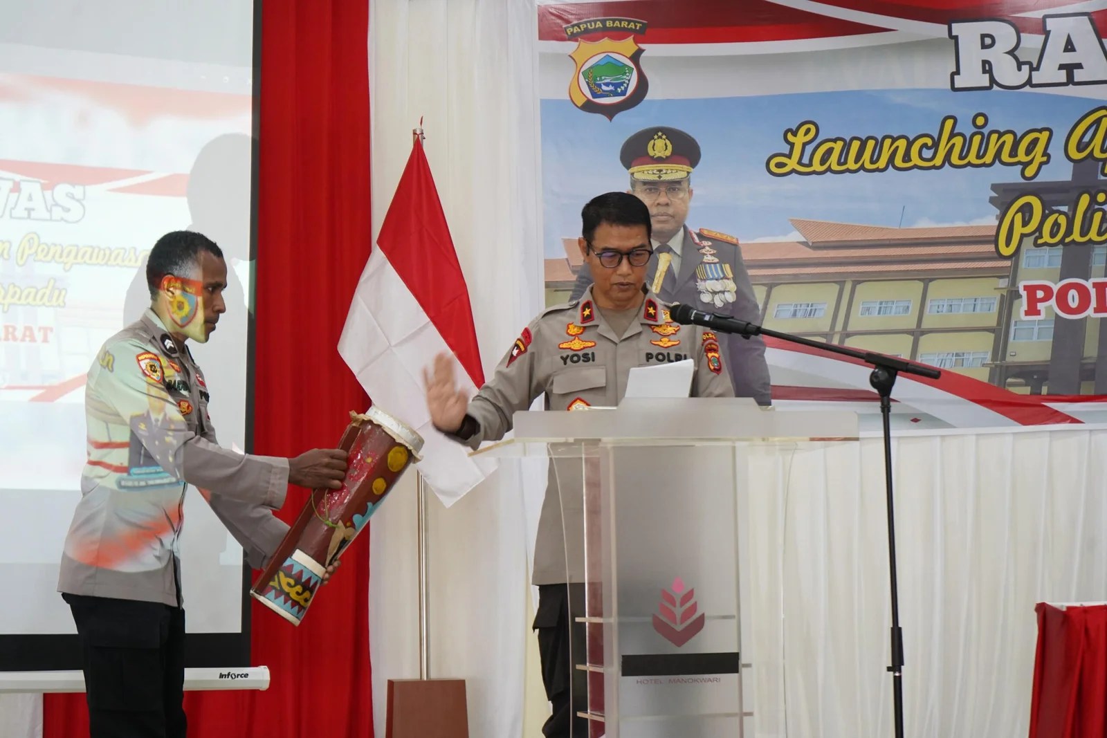 Rakorwas sekaligus melaunching aplikasi sistem pengawasan Polisi Pangan Terpadu. Kegiatan berlangsung, pada Jumat (26/9/2025), dipimpin langsung oleh Wakapolda Papua Barat Brigjen Pol Yosi Muhamartha. Dok. Bid. Humas Polda Papua Barat