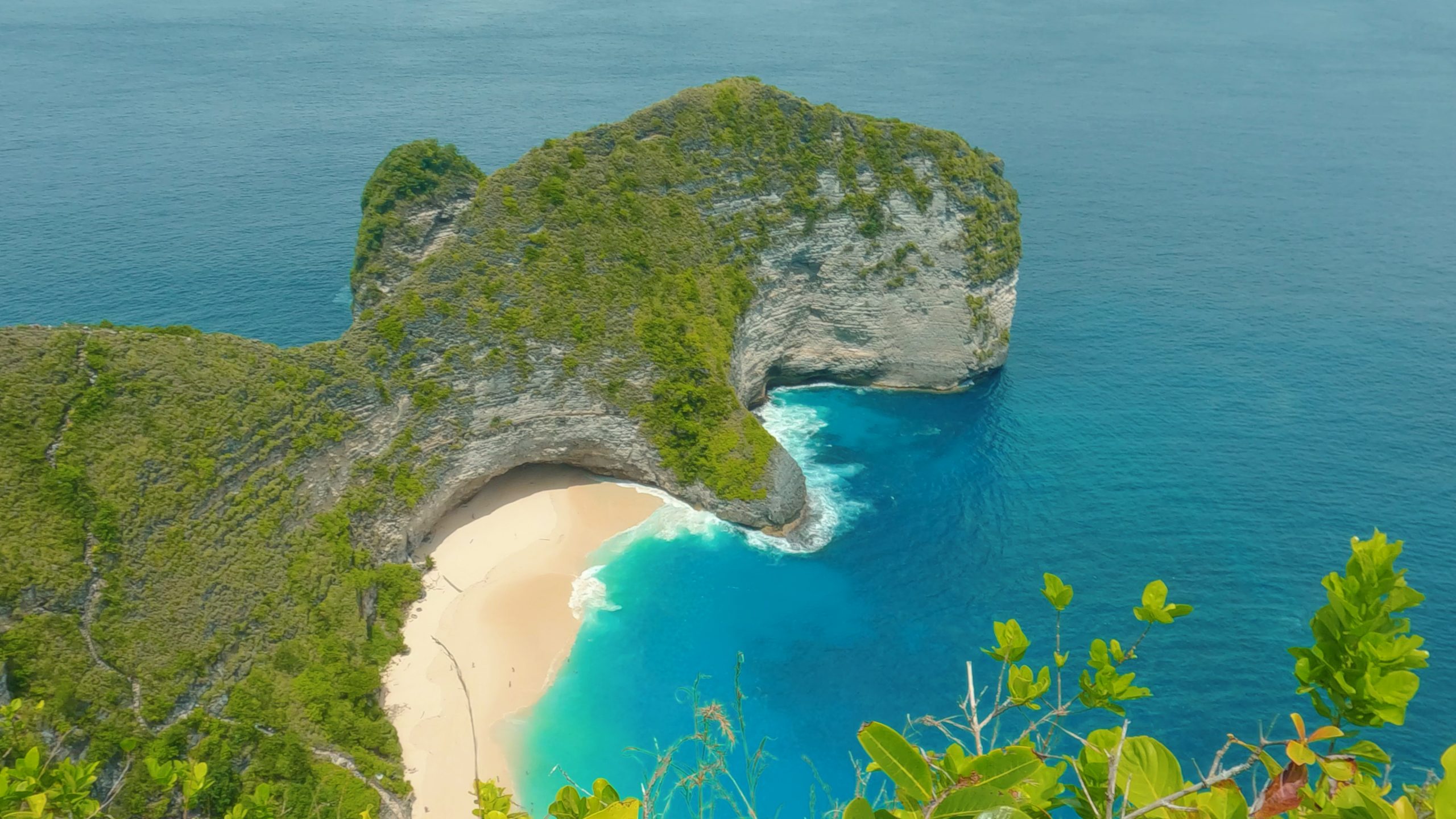 Kelingking Beach Hike Nusa Penida Bali Indonesia