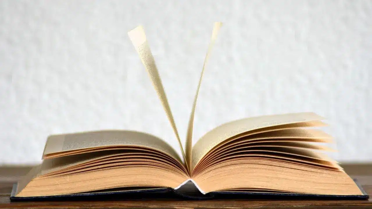 How to ship a book: best methods 101