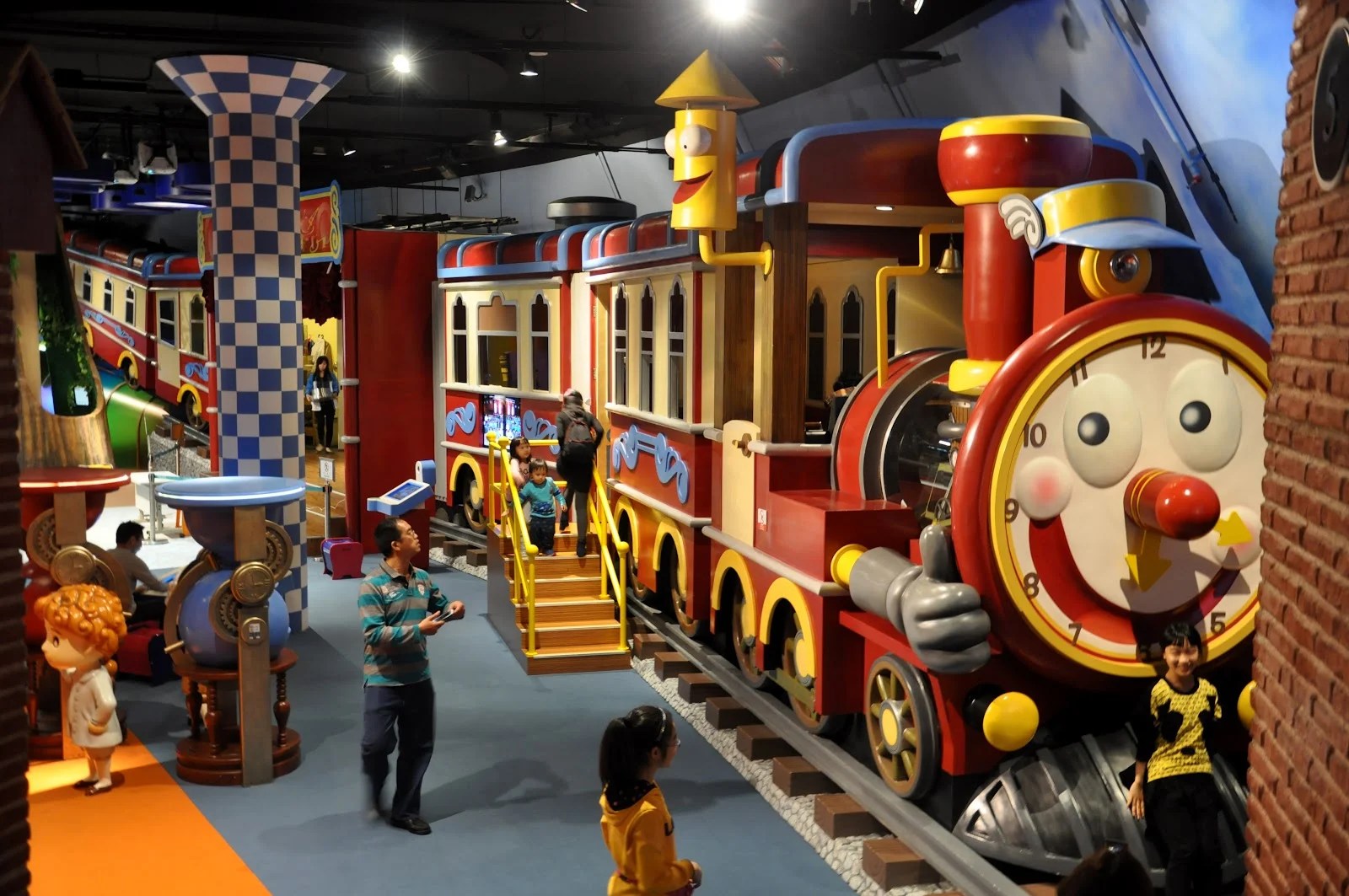 Macao Science Centre family educational museum exhibitions