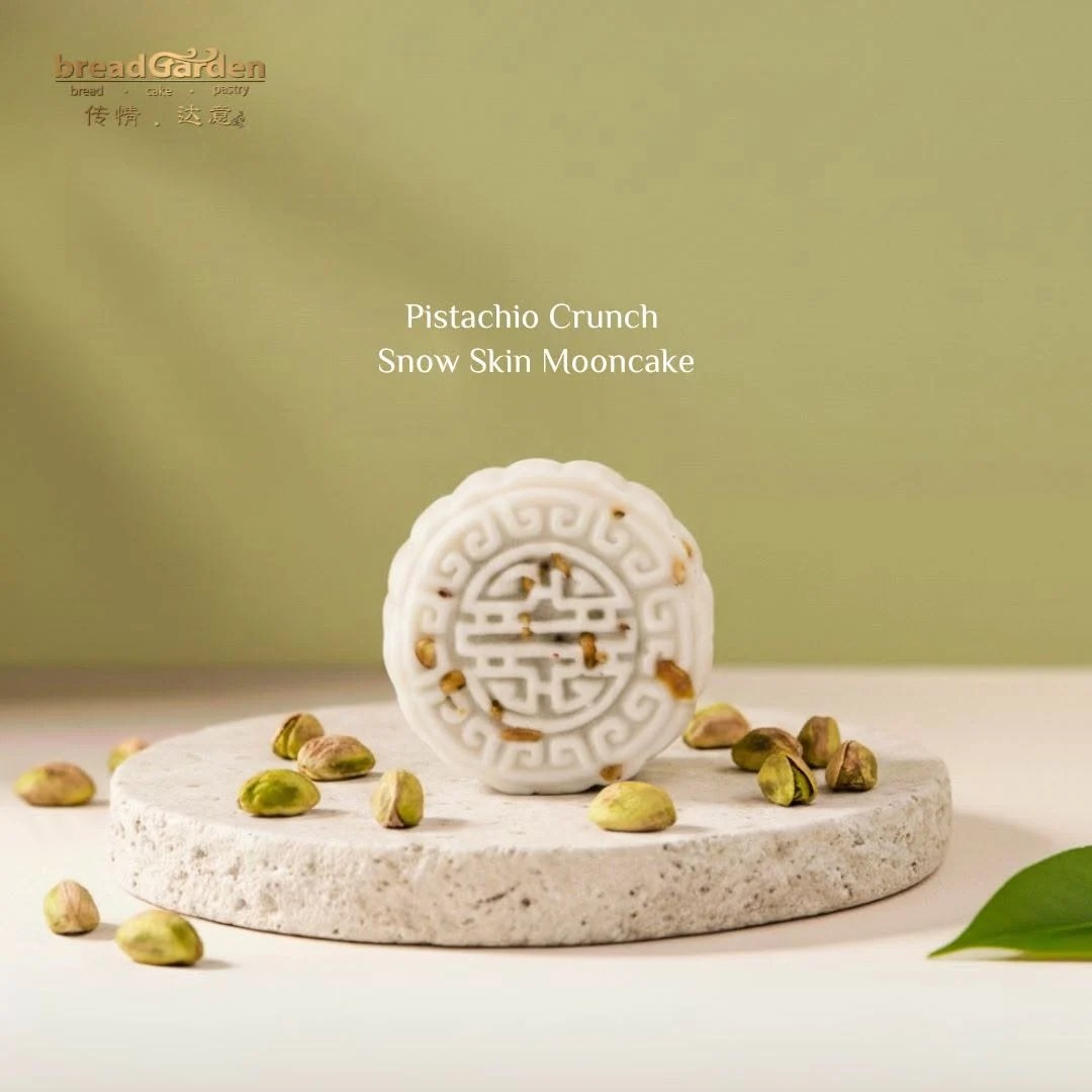 Bread Garden traditional baked and snowskin mooncakes