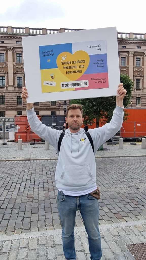 Andreas Sidkvist – Därför lämnar jag rollen som partiledare för MoD efter snart fyra år 29 2024 09 10 manifestation for fred vid riksdagens oppnande 2 1