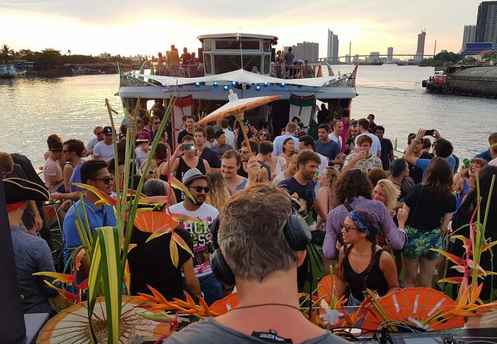 While boat insurance is not required in every state, it’s something you definitely want to consider. Planning A Private Boat Party In Bangkok Here S What You Need