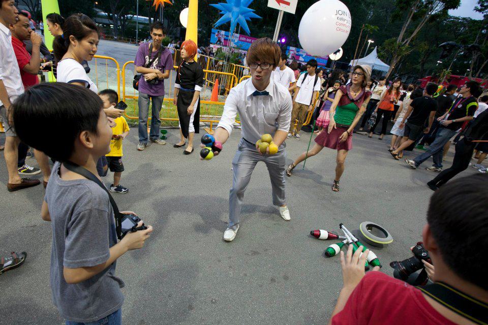 Roving Juggler