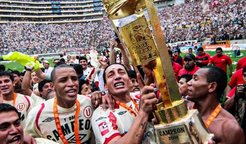 Carlos Galván, campeón 2009 con Universitario.