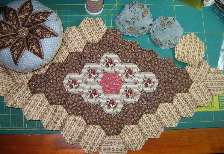 Jeune Fille Exercant Dans Le Jardin Grand Mere Petite Fille Fi Photos Freeimages Com