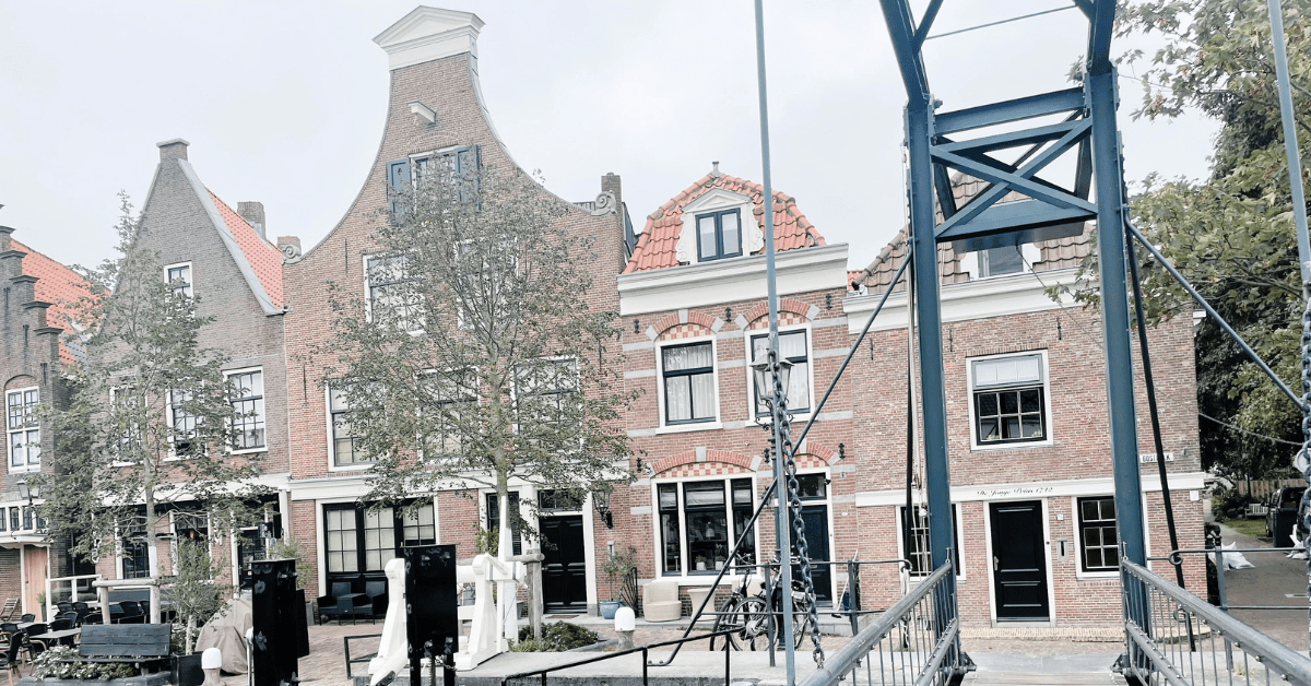 Haarlem town and bridge - Featured Image