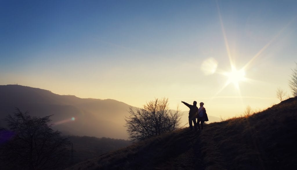 5 Tips on How to Afford the Costs of a Long-distance Relationship Dealing with long distance relationship