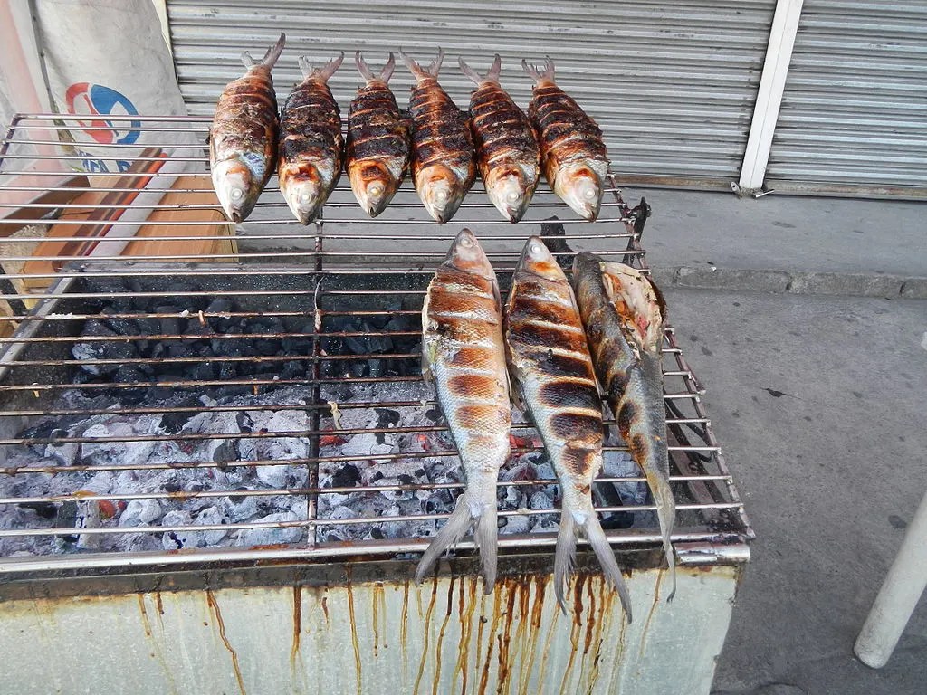 Taiwanese Street Food- 23 Delicious Taiwanese Dishes To Try 9 milkfish street food in taiwan