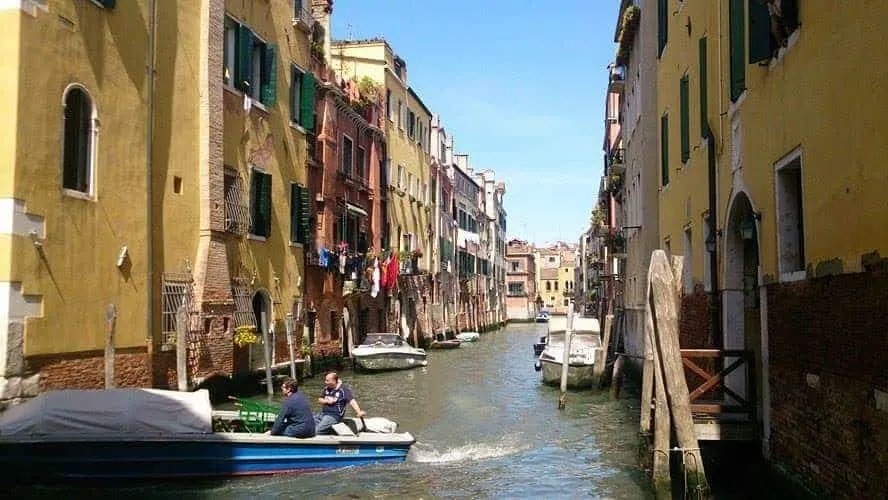 How To Spend 10 Days in Italy: 6 Amazing Itineraries 16 venice canal