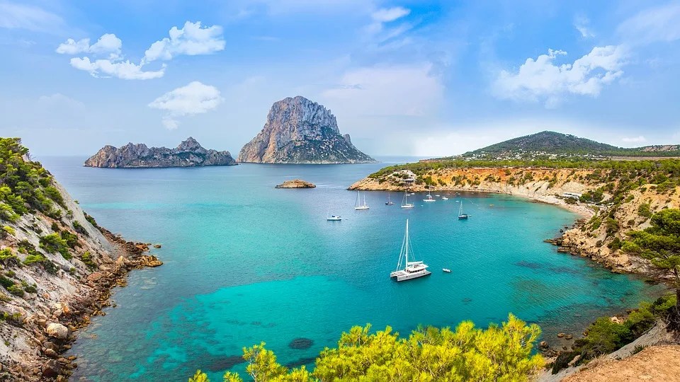Spain East Coast Itinerary- The Complete Travel Guide 14 ibiza east coast of spain