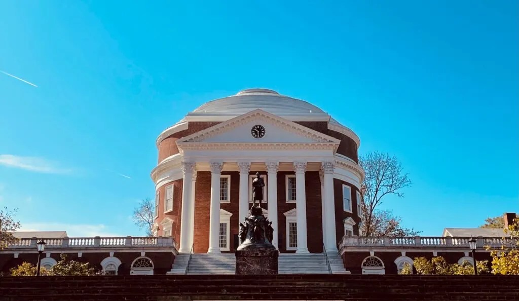 20 Amazing Cheap Honeymoon Destinations in the US for an Unforgettable Vacation 12 Charlottesville Virginia