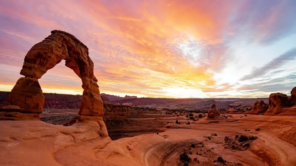20 Amazing Cheap Honeymoon Destinations in the US for an Unforgettable Vacation 9 moab utah