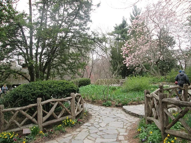 20 Awesome Things To Do Alone In NYC- New York For Solo Travelers 2 Shakespear garden nyc