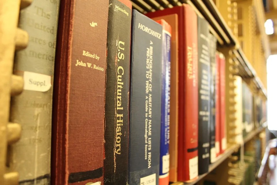 20 Awesome Things To Do Alone In NYC- New York For Solo Travelers 4 strand library nyc