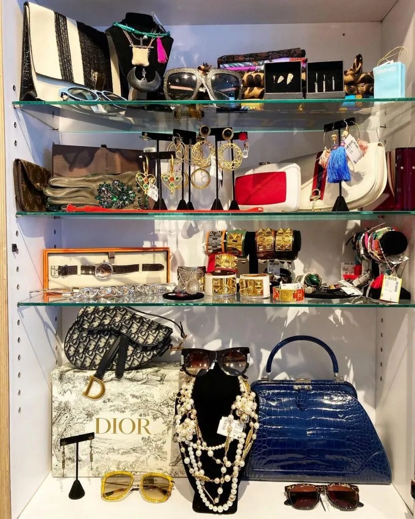 Cheap Shopping in NYC- Helpful Tips, Tricks, and Places Where you can shop in NYC on a Budget 15 ina nyc